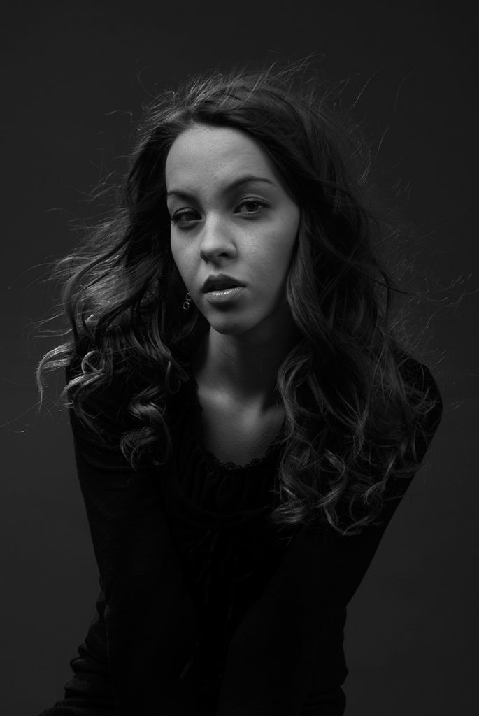Kobiecy portret studyjny