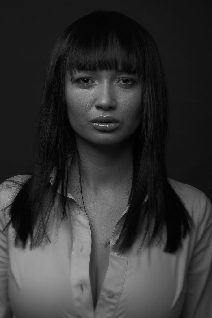 Kobiecy portret studyjny