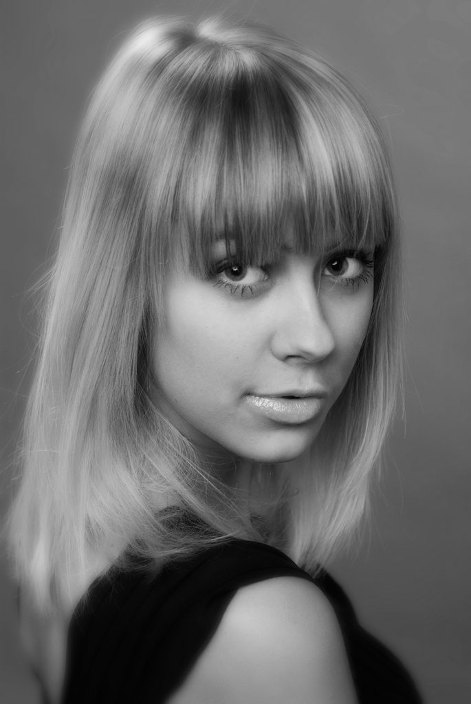 Kobiecy portret studyjny