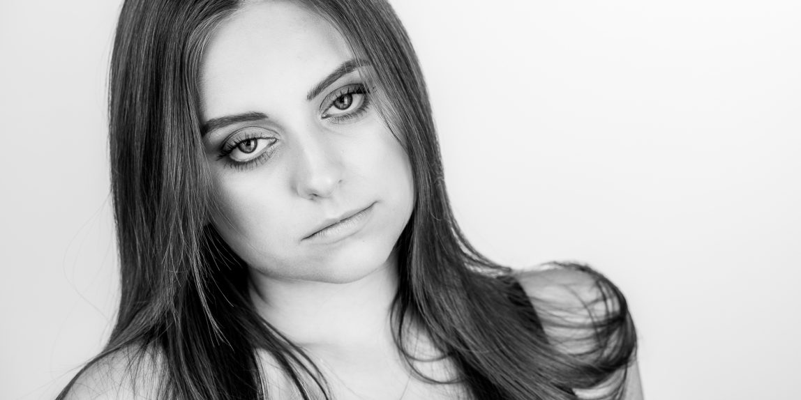 Portret dziewczyny - sesja studyjna