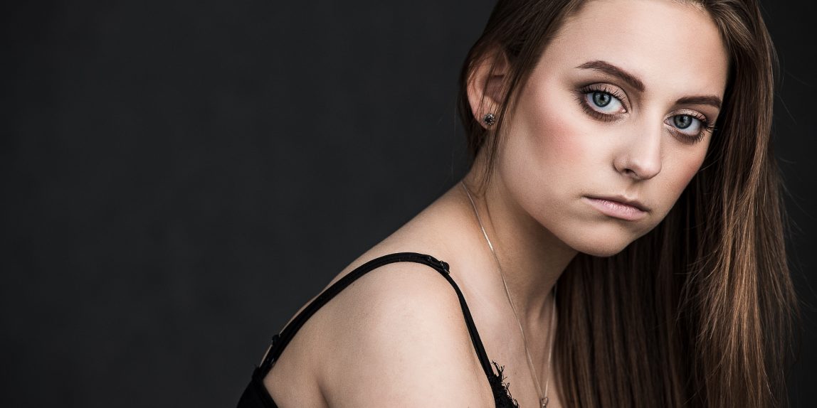 Portret dziewczyny - sesja studyjna