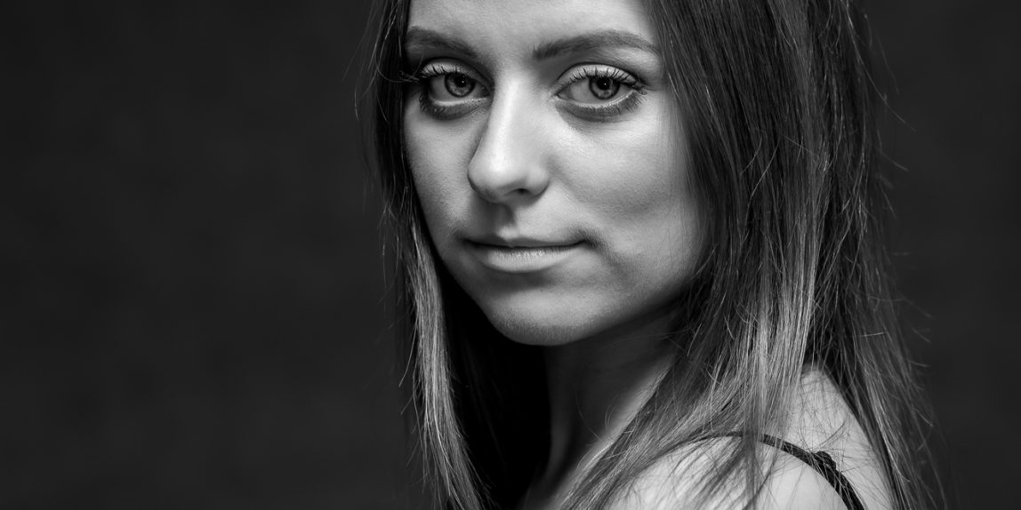 Portret dziewczyny - sesja studyjna
