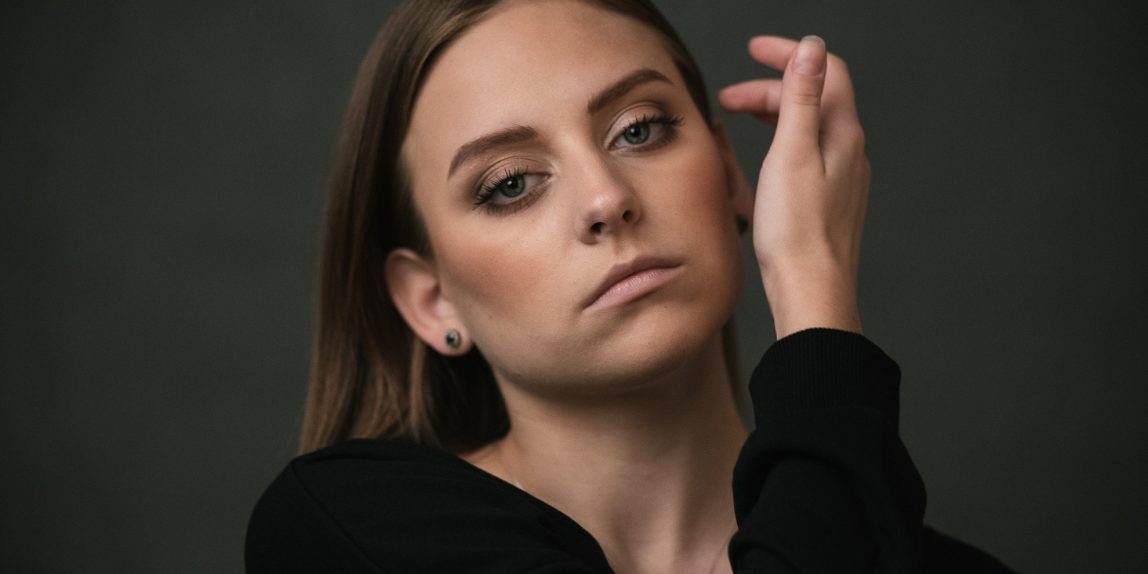 Portret dziewczyny - sesja studyjna