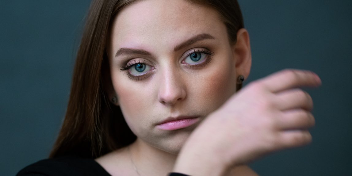 Portret dziewczyny - sesja studyjna