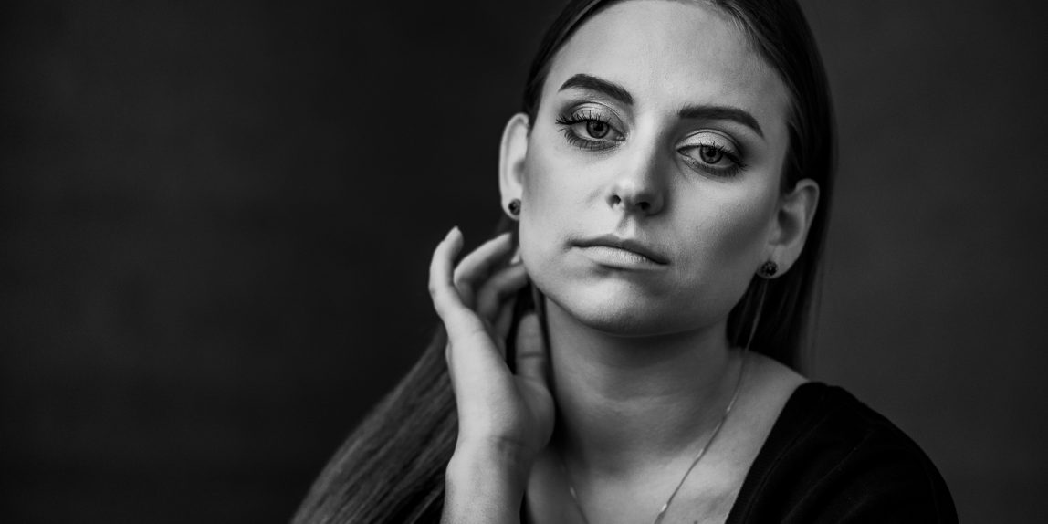 Portret dziewczyny - sesja studyjna