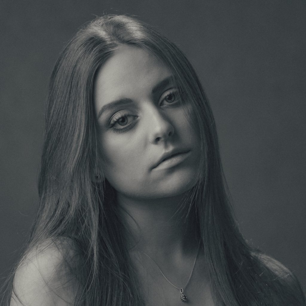 Portret dziewczyny - sesja studyjna