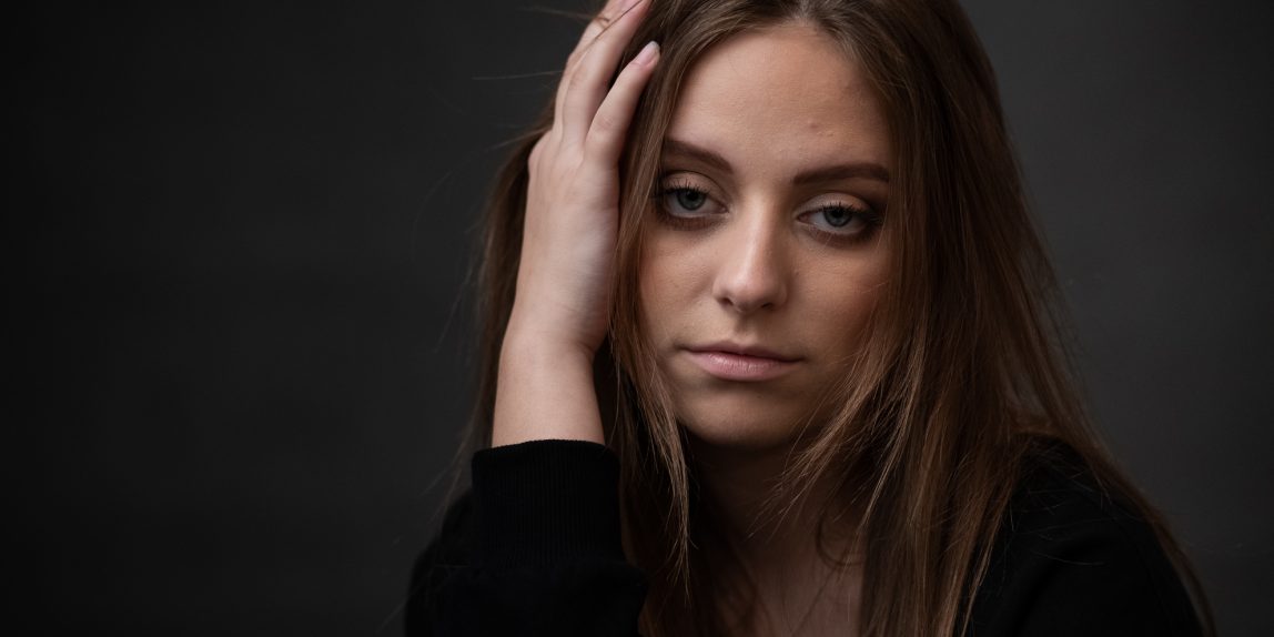 Portret dziewczyny - sesja studyjna