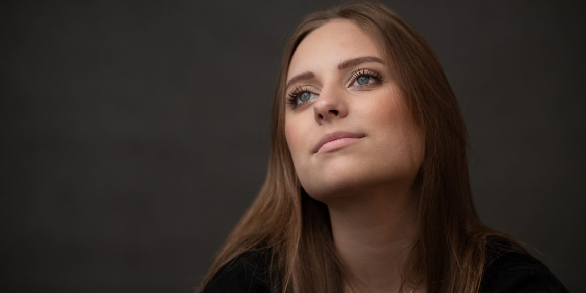 Portret dziewczyny - sesja studyjna