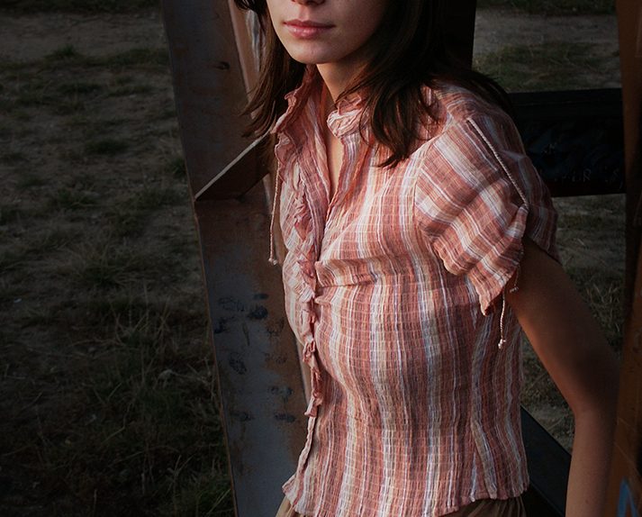 portret kobiecy w plenerze