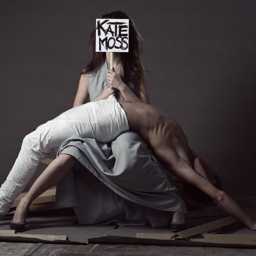 Sesja studyjna dla projektanta odzieży - "KATE MOOS"