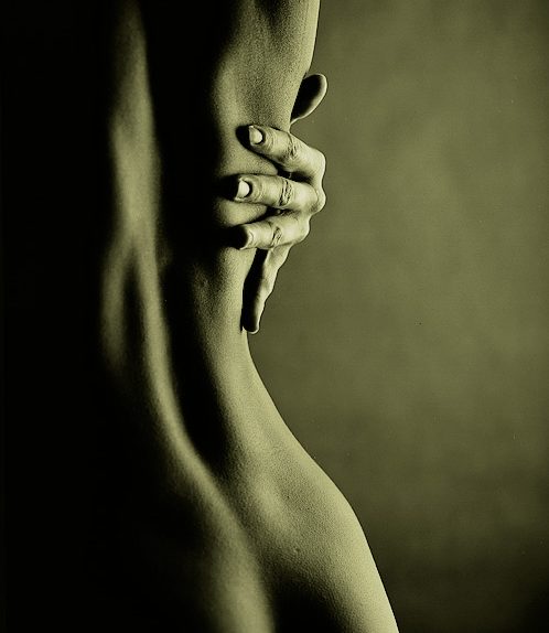 akt z plecami