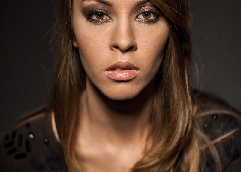 Portret w studio - portret dziewczyny